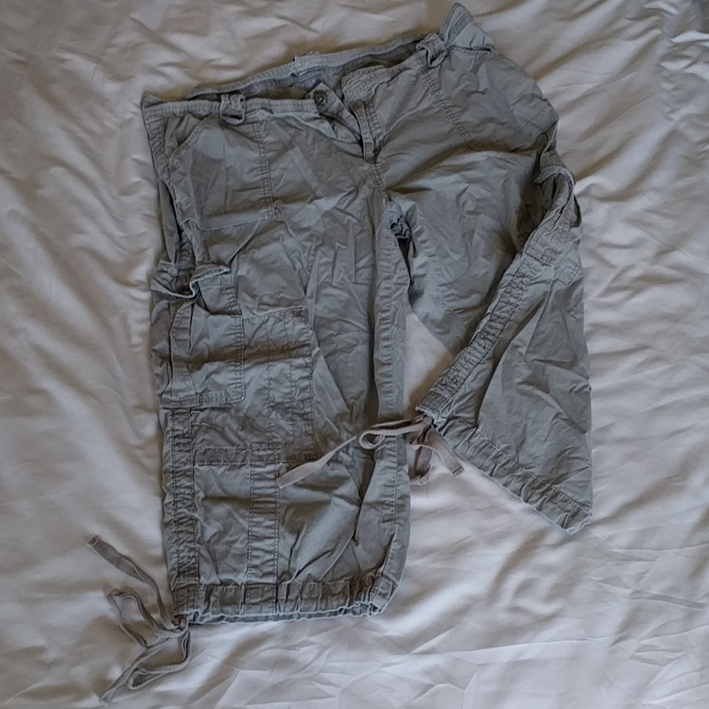 Slouchy capri cargo pants, army green